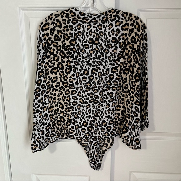 💜HOST PICK💜 CHEETAH  PRINT CROP TOP WITH TIE by STYLE ENVY - Picture 9 of 10